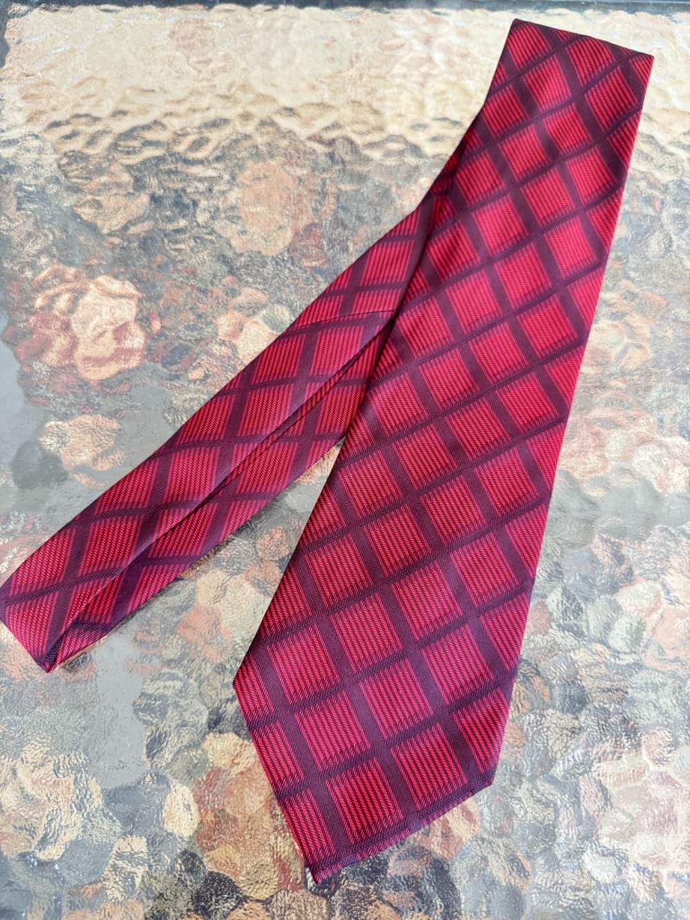 Kenneth Cole Men’s Red Silk Necktie Maroon Tie Handmade Geometric Design